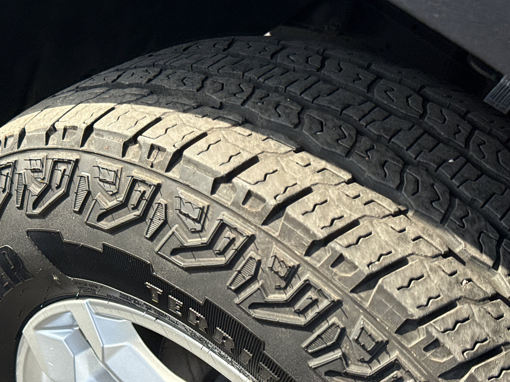 Used 2024 Chevrolet Silverado 1500 LT w/ Z71 Off-Road Package image 12