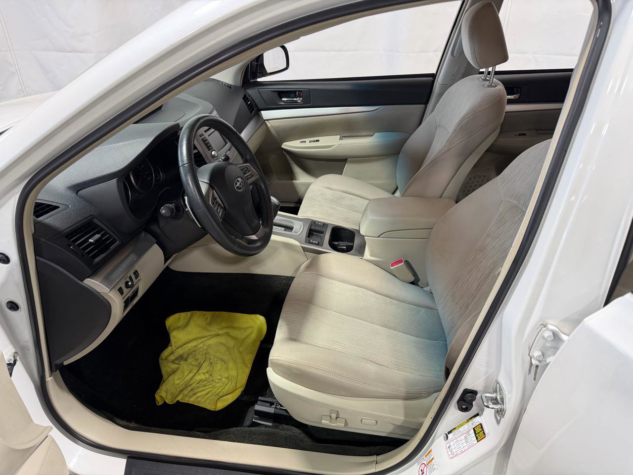 Used 2014 Subaru Outback 2.5i Premium AWD/4WD image 23
