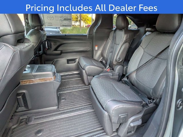 New 2026 Toyota Sienna Platinum AWD/4WD image 15