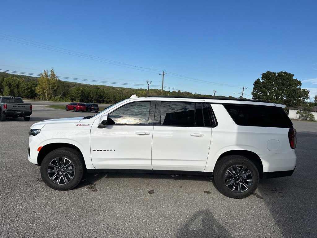 Used 2024 Chevrolet Suburban Z71 w/ Luxury Package image 4