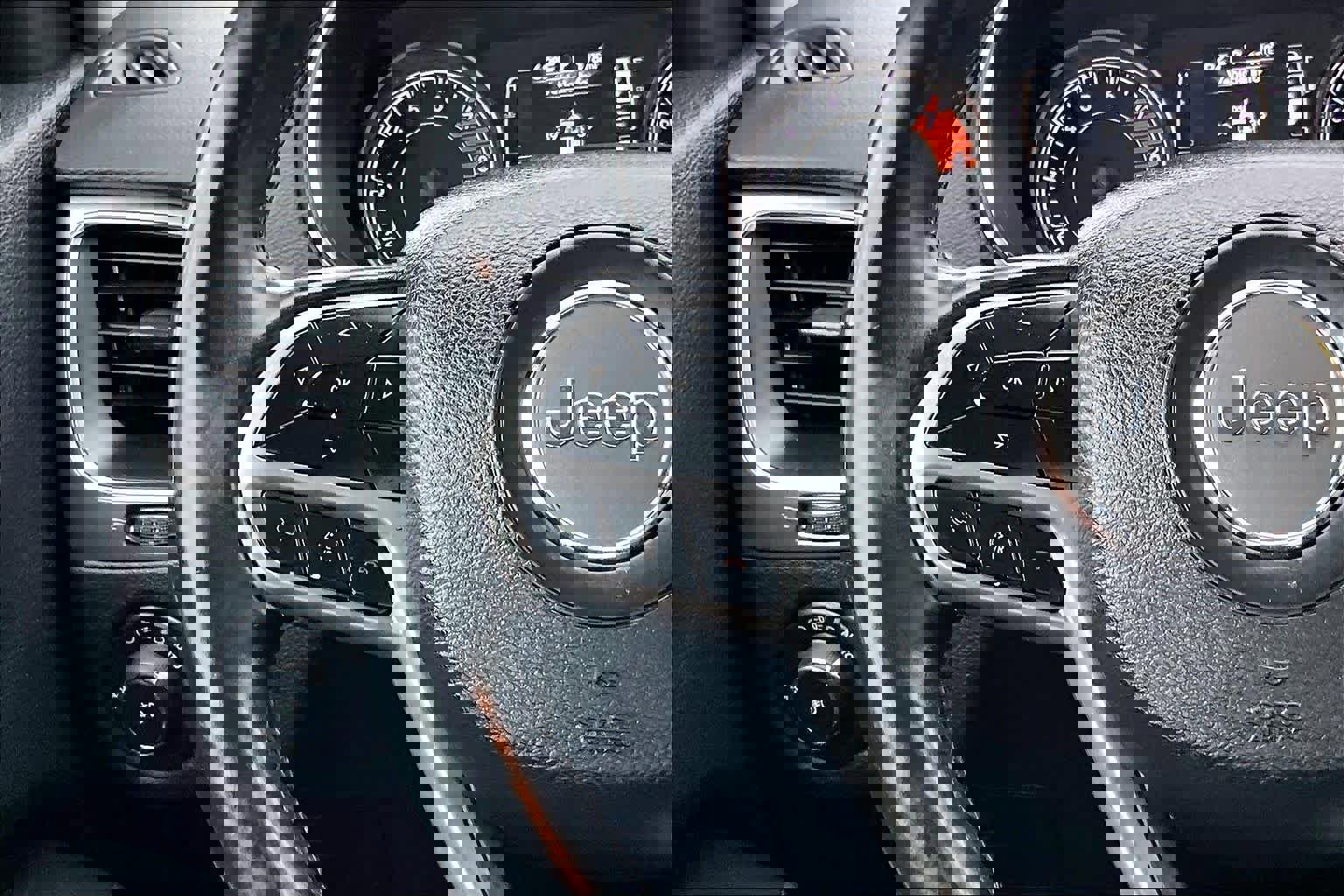 Used 2019 Jeep Cherokee Latitude Plus w/ Cold Weather Group image 23