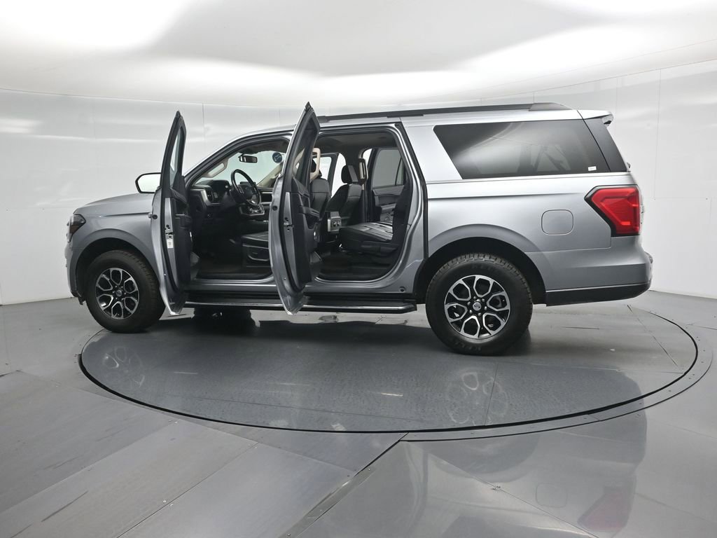 Used 2023 Ford Expedition Max XLT image 37