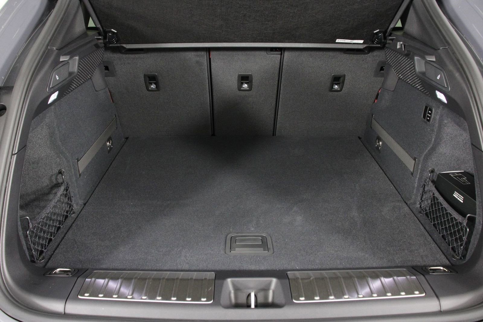 New 2026 Porsche Macan 4S Electric image 19