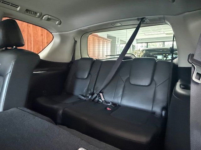 Used 2013 INFINITI QX56 4WD w/ Deluxe Touring Pkg image 5