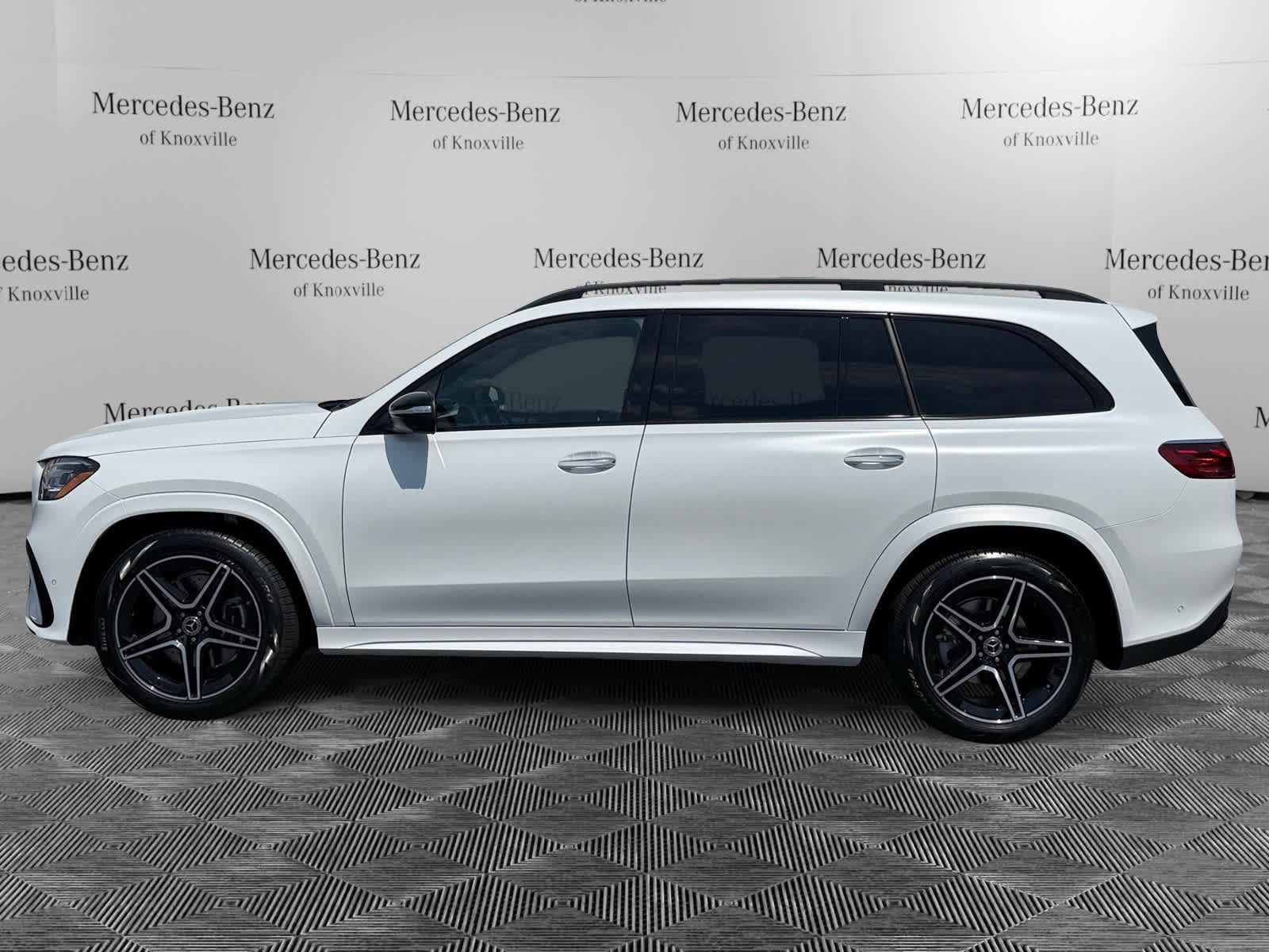New 2026 Mercedes-Benz GLS 450 4MATIC image 2