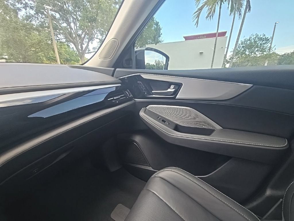 Certified 2024 Acura MDX w/ Technology Package FWD image 32