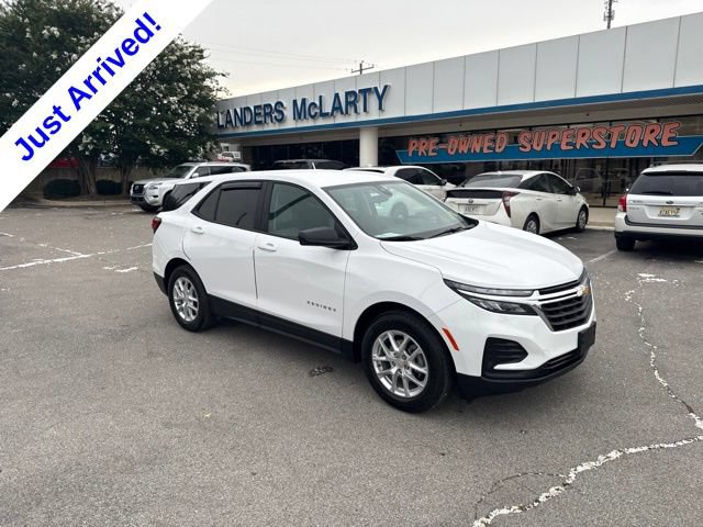 Used 2023 Chevrolet Equinox LS w/ LS Convenience Package FWD image 1