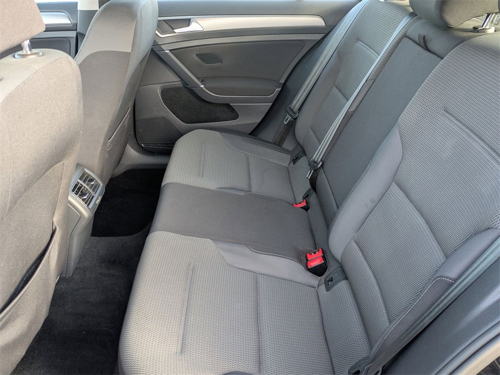 Used 2016 Volkswagen Golf S image 11
