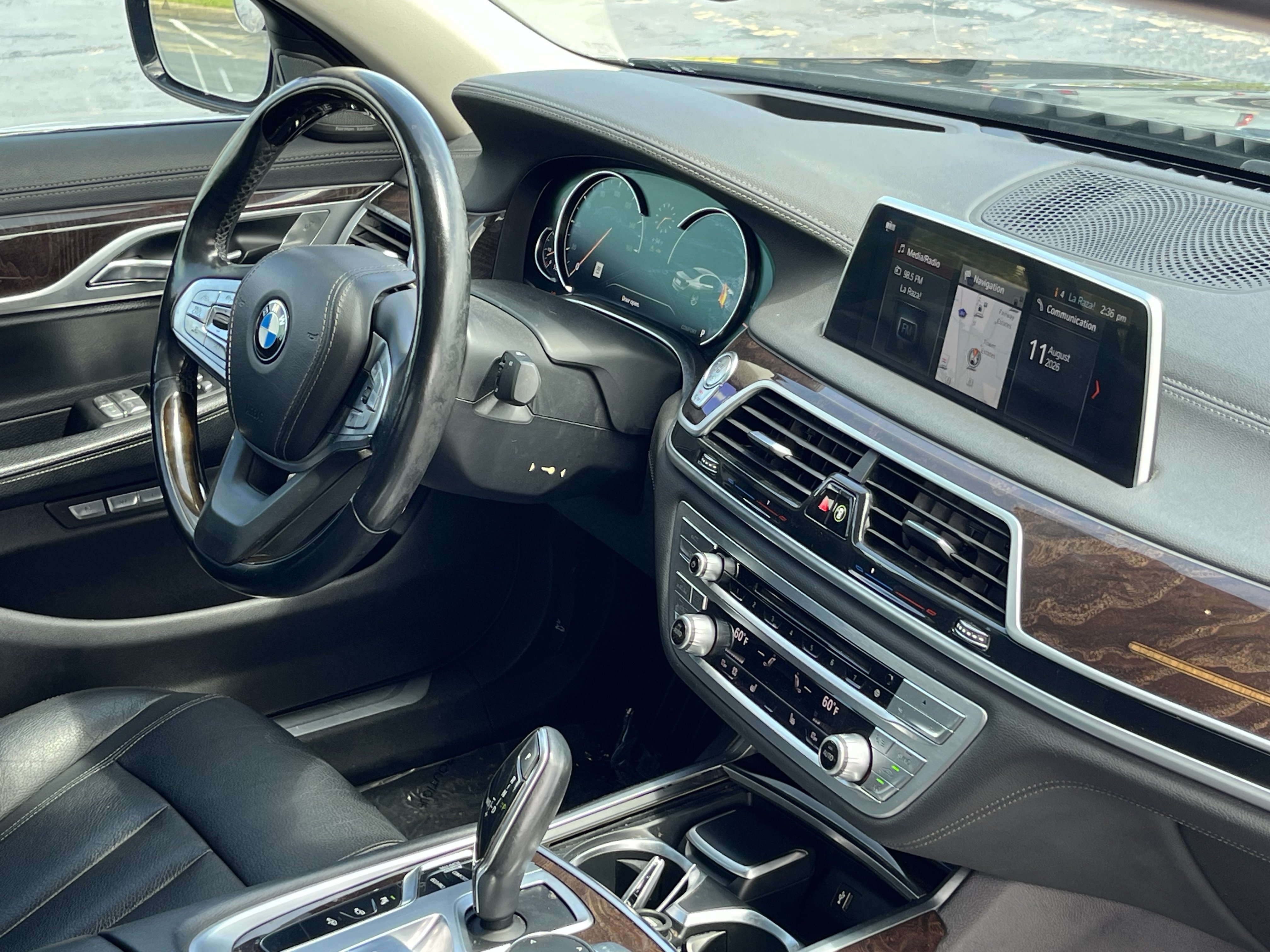 Used 2018 BMW 740i RWD image 20