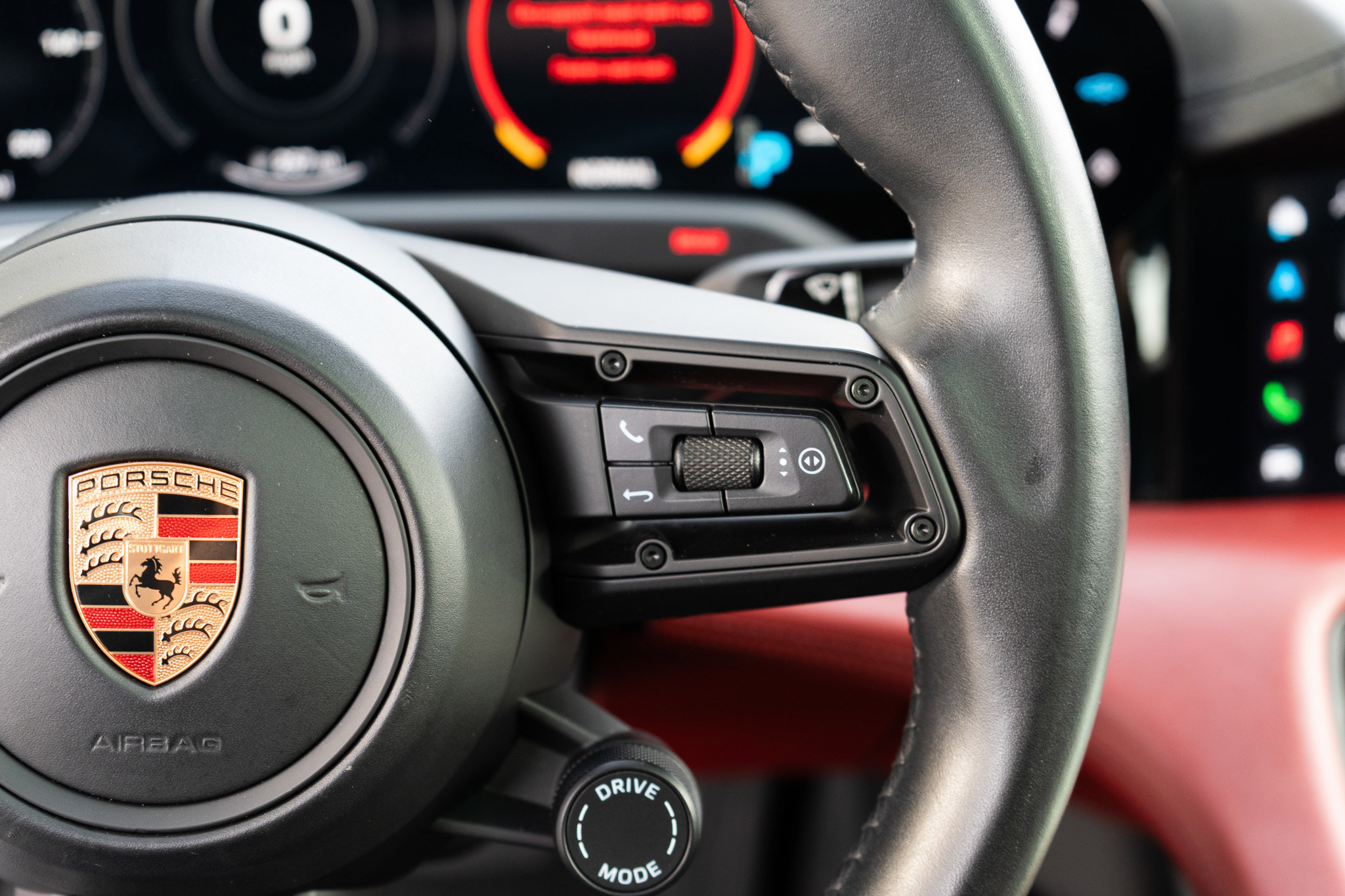 Used 2020 Porsche Taycan 4S image 26