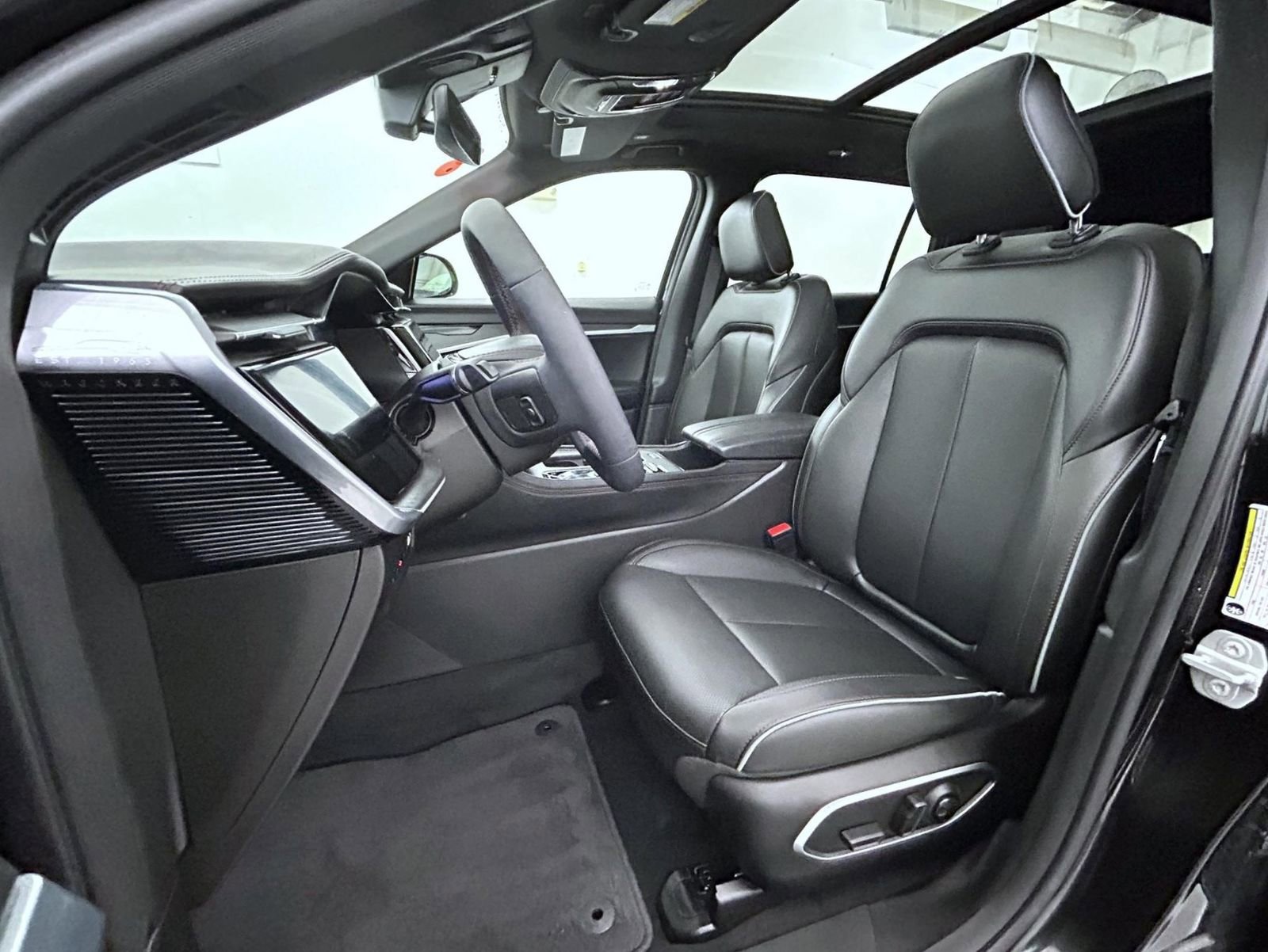 Used 2025 Jeep Wagoneer S Limited image 10