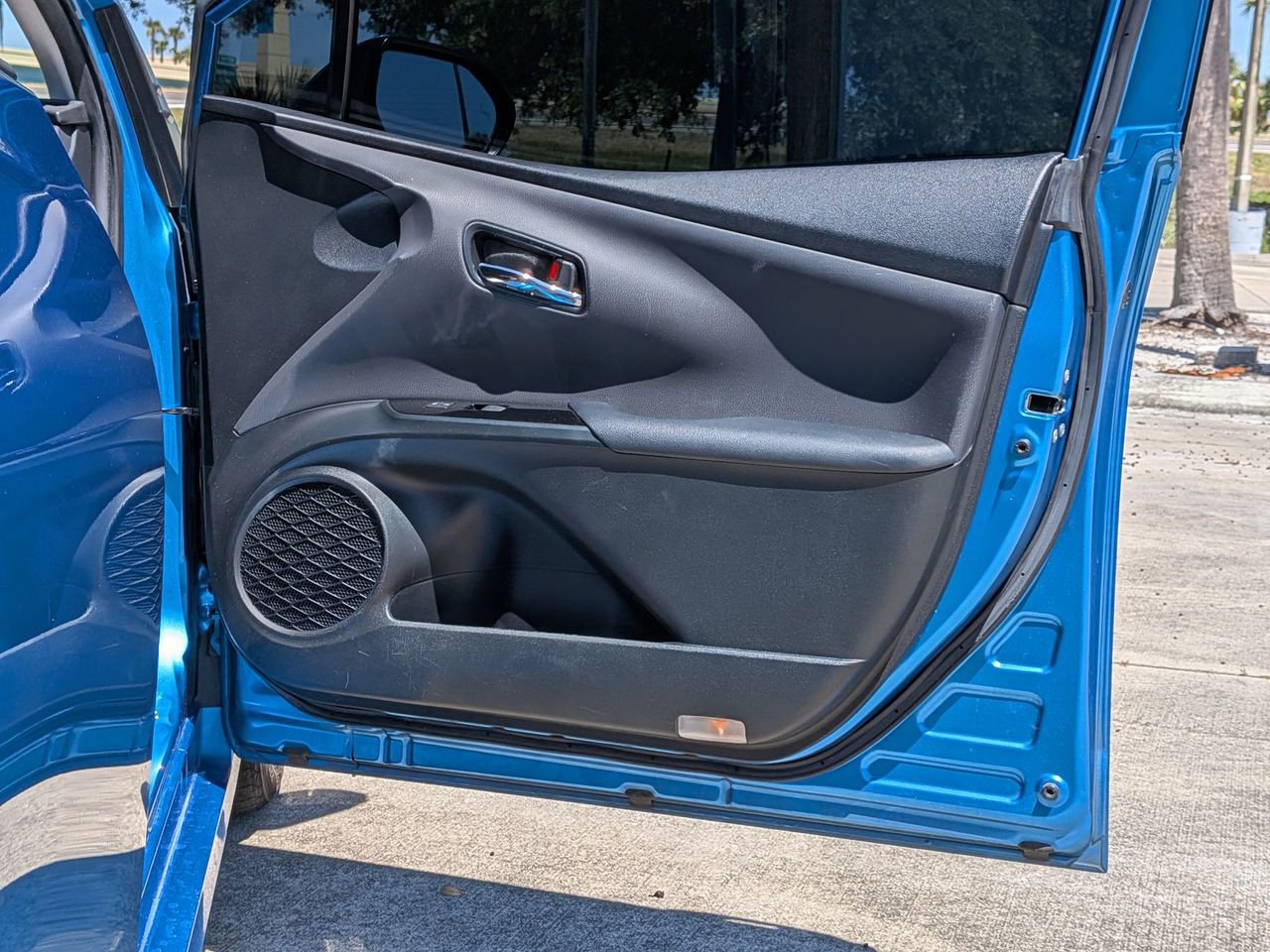 Used 2022 Toyota Prius LE image 20