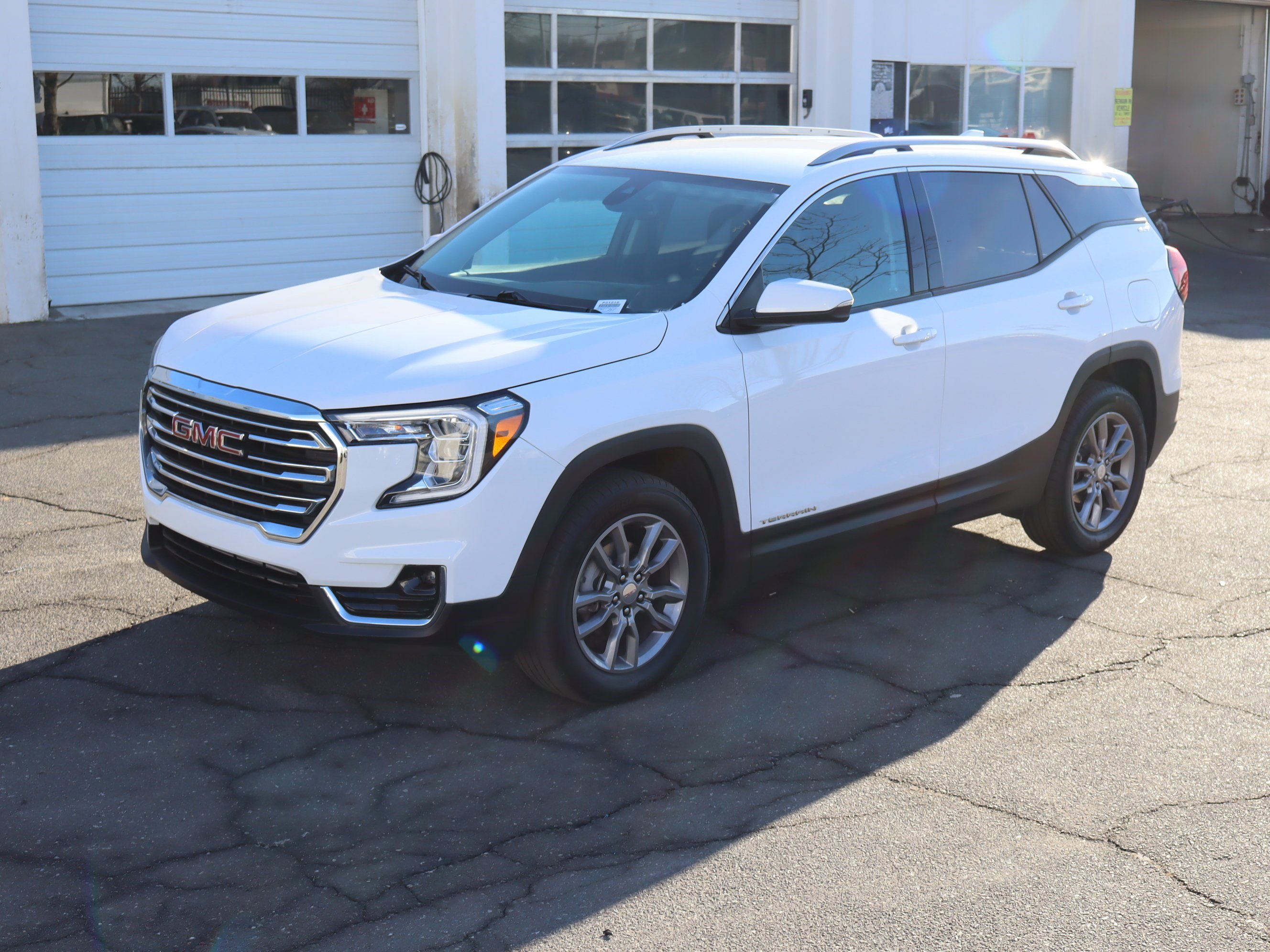 Certified 2024 GMC Terrain SLT image 5