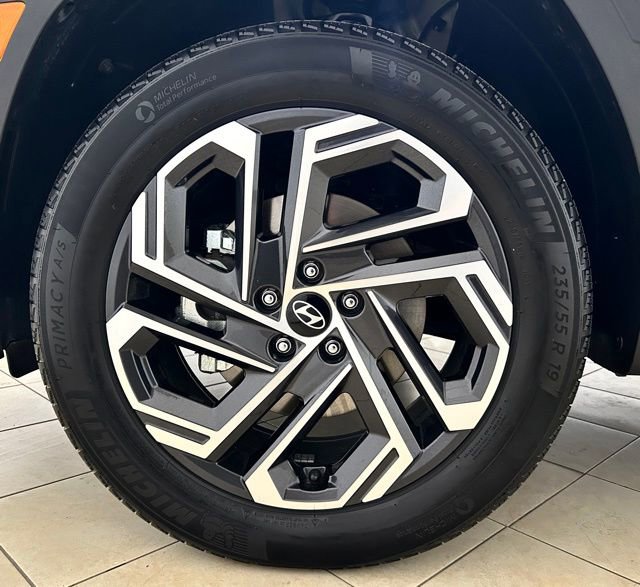 Used 2025 Hyundai Tucson Limited AWD/4WD image 13