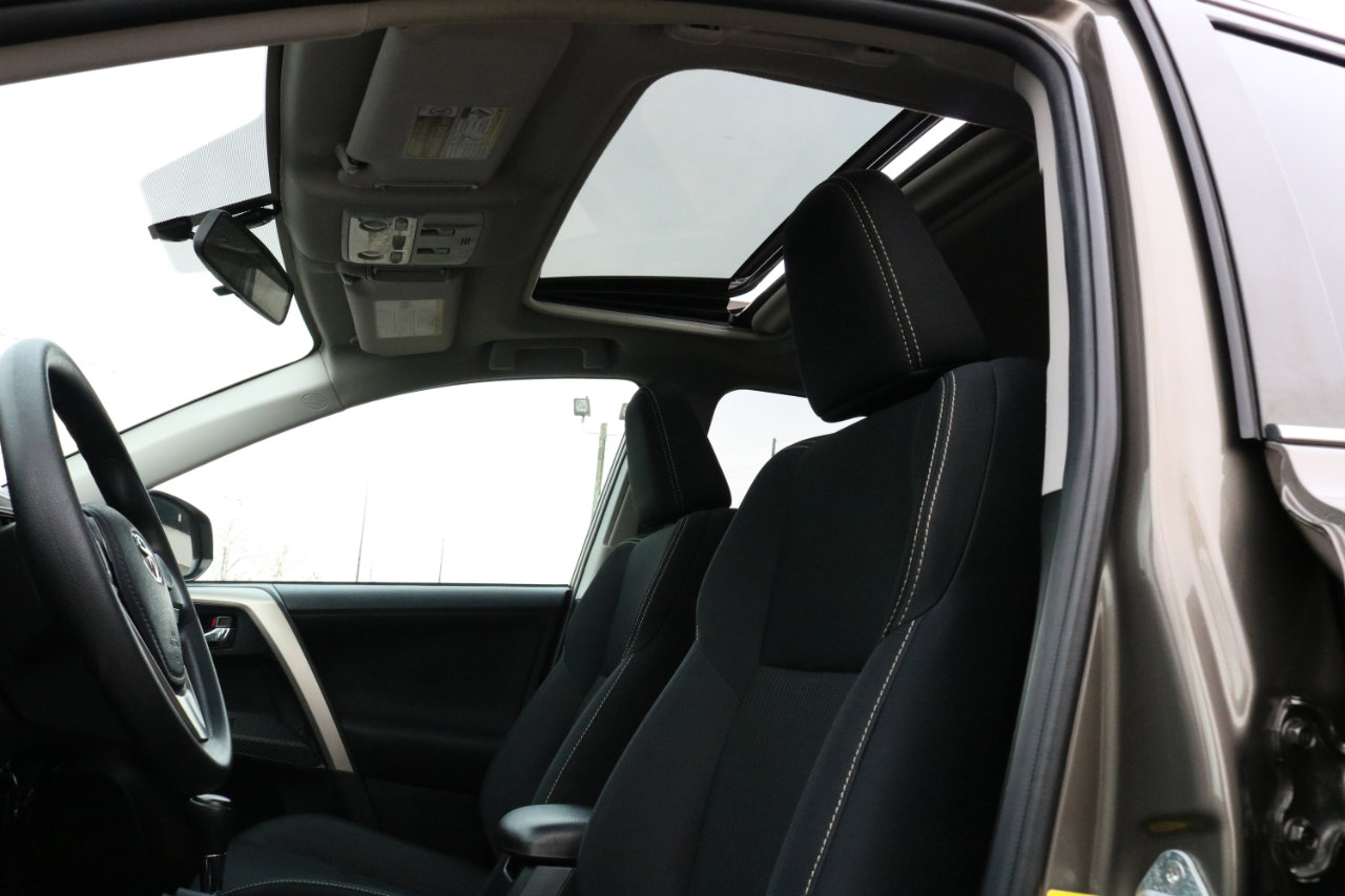 Used 2015 Toyota RAV4 XLE image 20