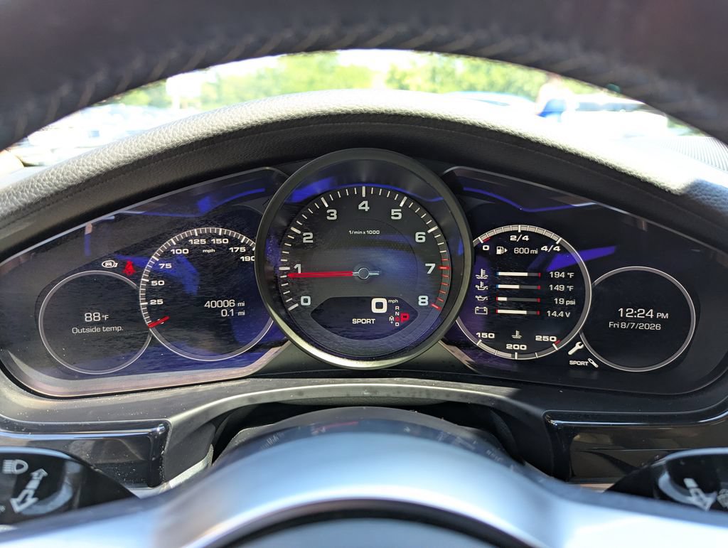 Used 2018 Porsche Panamera RWD image 18