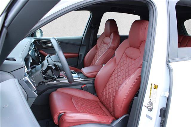Used 2023 Audi SQ7 Prestige w/ Prestige Package AWD/4WD image 18
