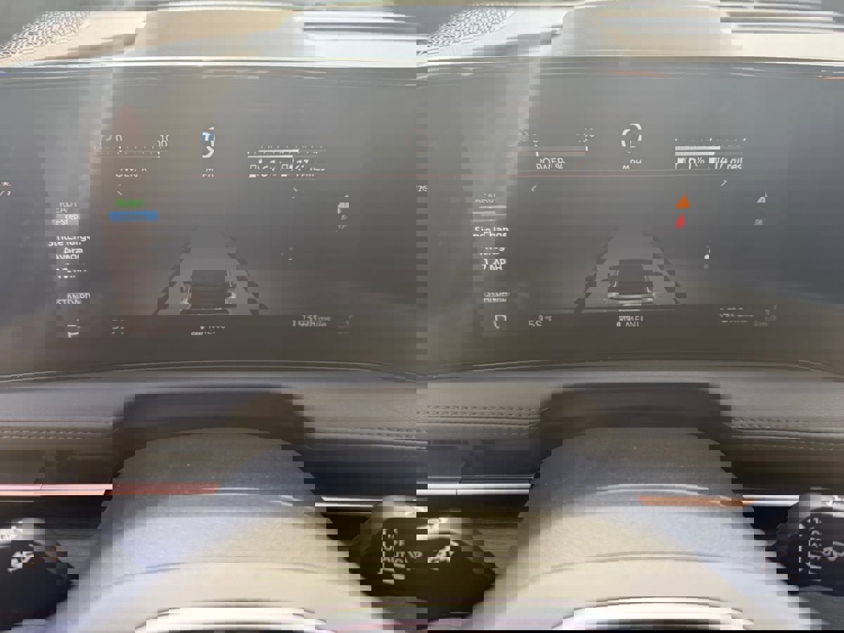 Used 2024 Nissan Ariya FWD image 13