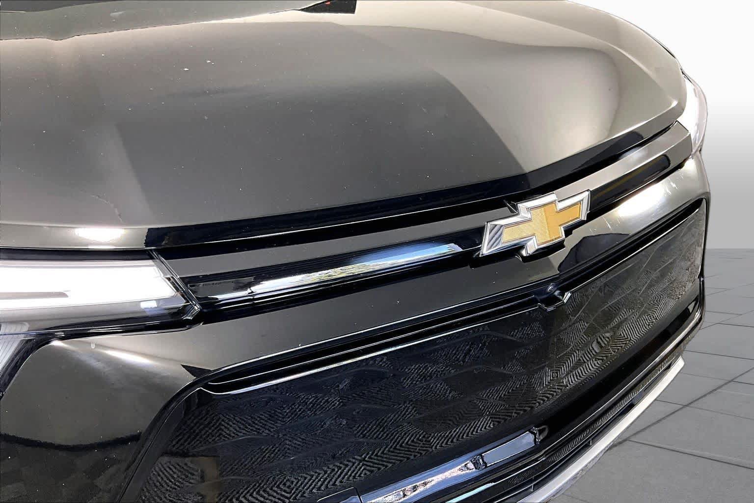 Used 2024 Chevrolet Blazer EV LT AWD/4WD image 25
