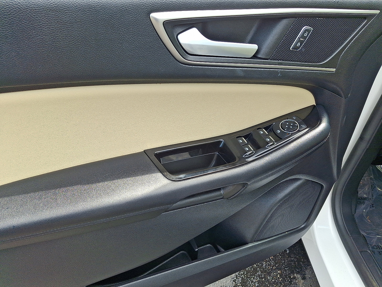 Used 2015 Ford Edge SEL w/ Equipment Group 201A FWD image 12