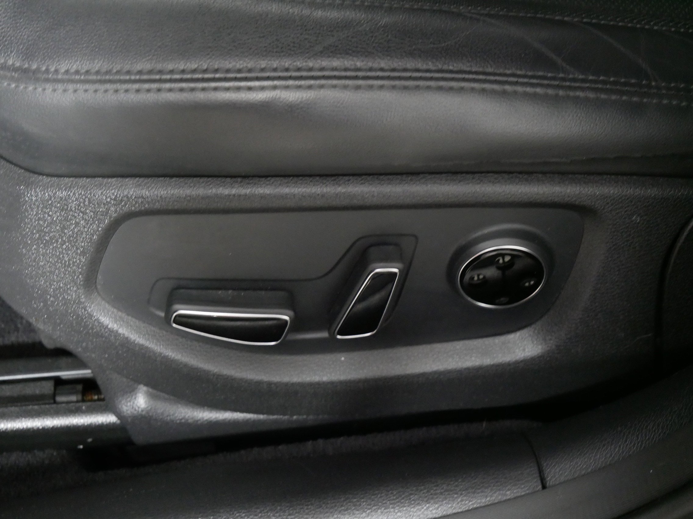 Used 2017 Genesis G80 3.8 w/ Option Group 02 image 20