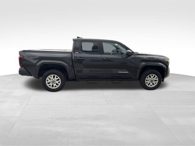 Used 2025 Toyota Tacoma SR5 AWD/4WD image 8