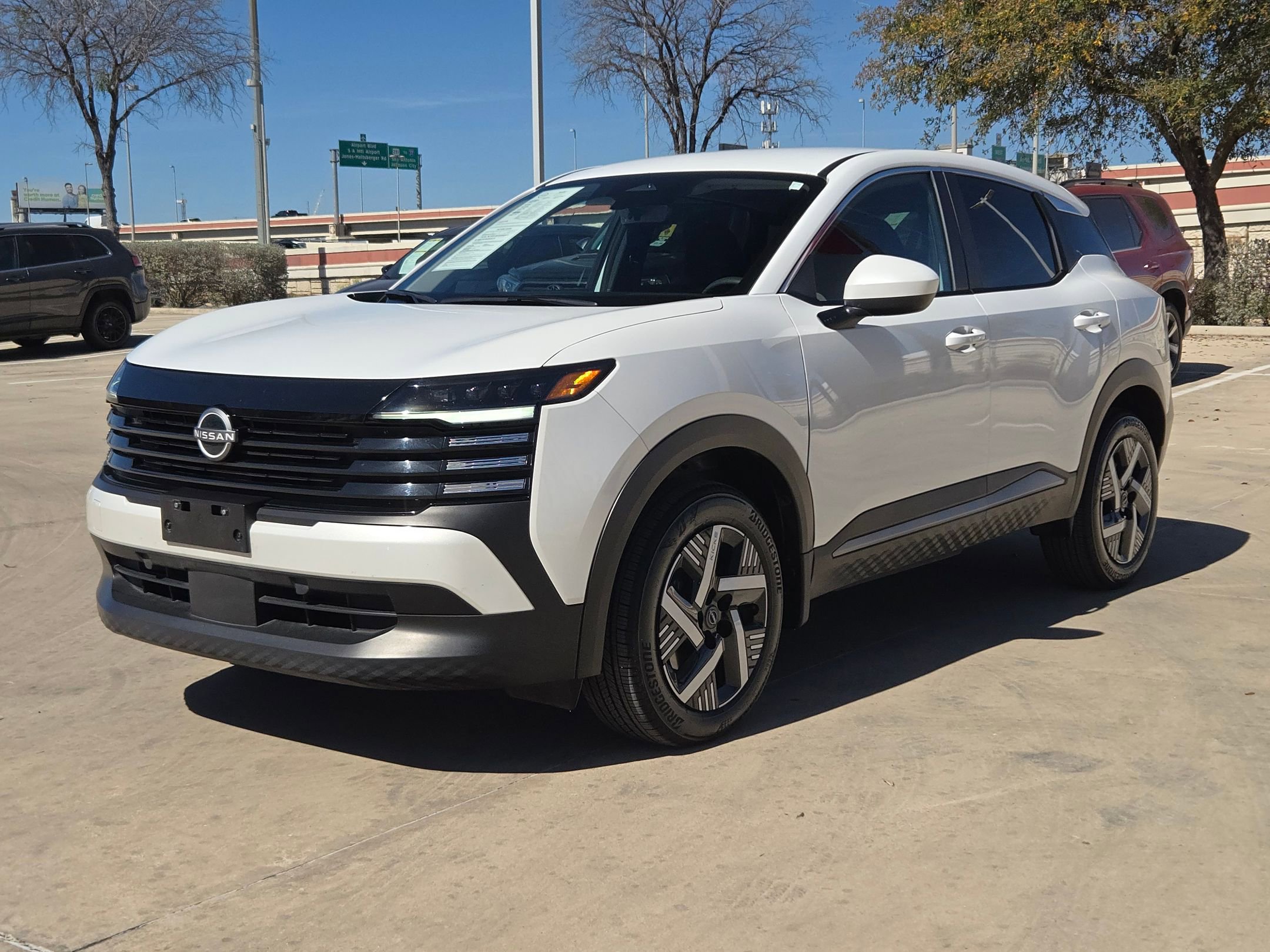 Certified 2025 Nissan Kicks SV w/ Interior Electronics Package image 3