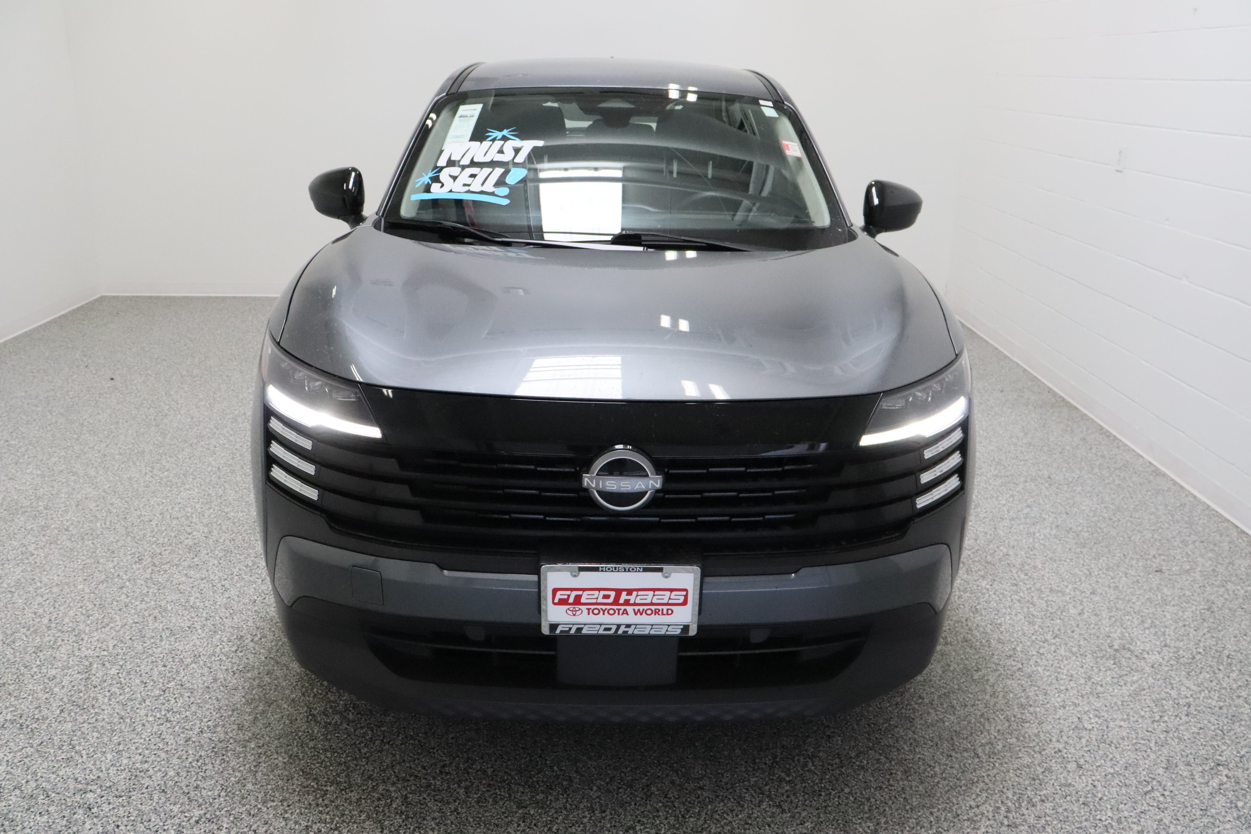 Used 2025 Nissan Kicks S FWD image 3