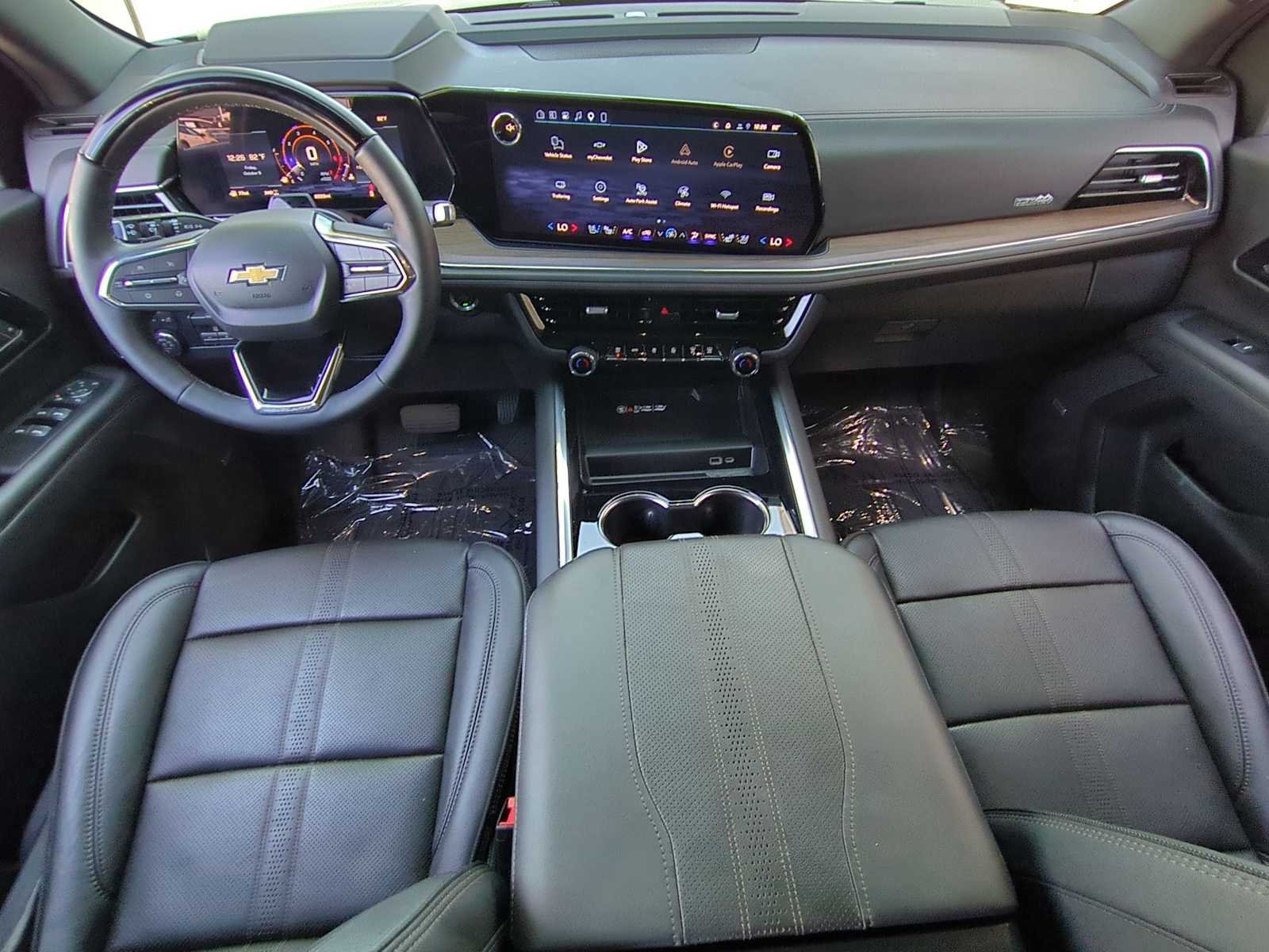 Used 2026 Chevrolet Suburban High Country AWD/4WD image 13