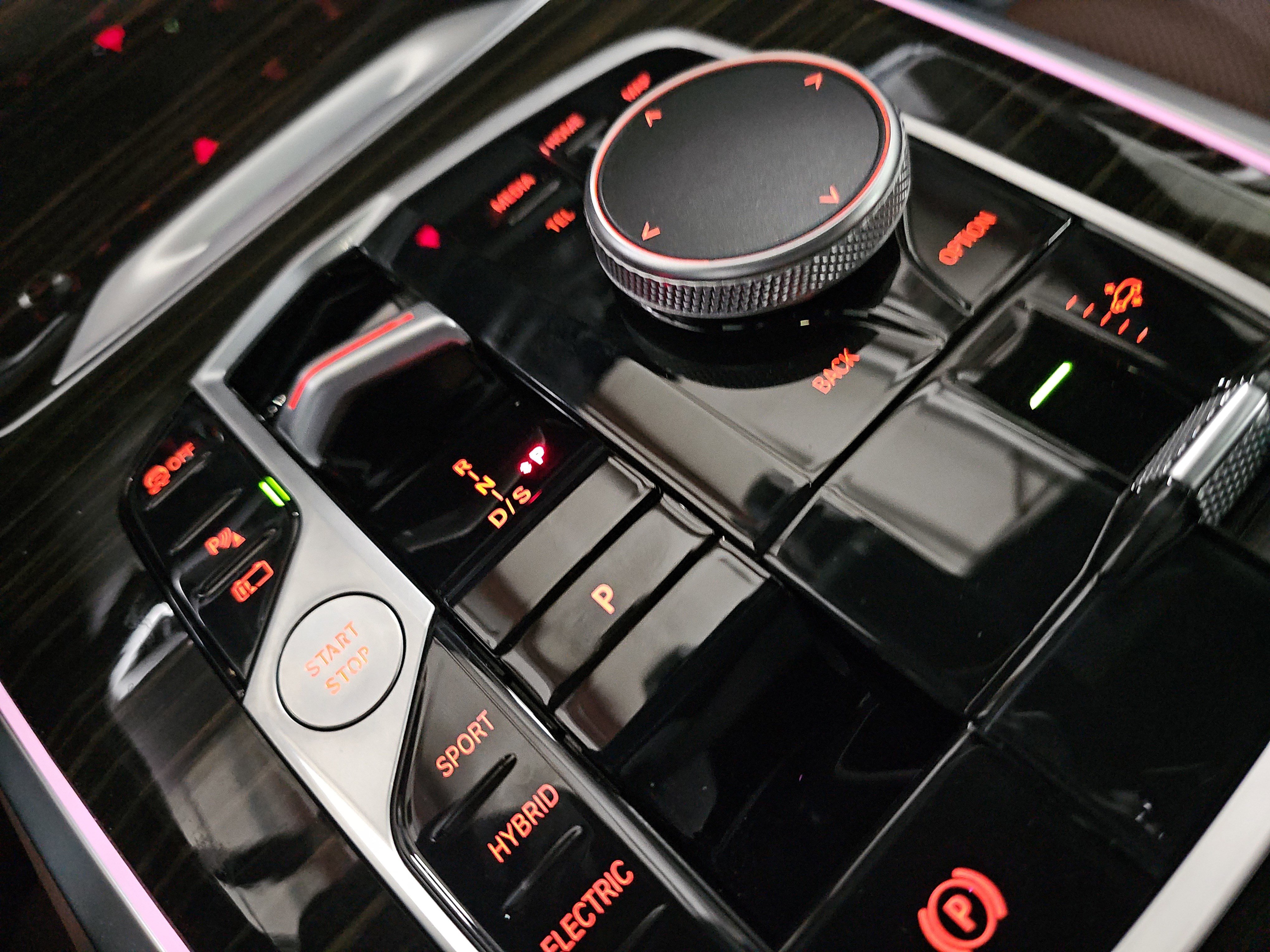 Certified 2024 BMW X5 xDrive50e w/ Premium Package AWD/4WD image 26