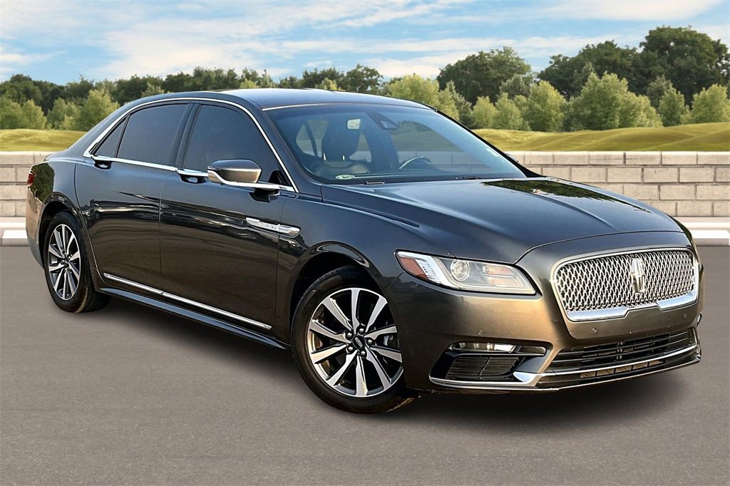Used 2019 Lincoln Continental Premiere image 2