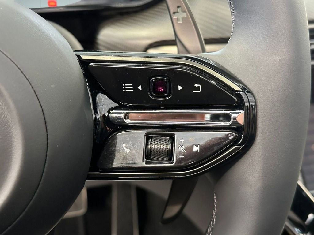 New 2026 Aston Martin V8 Vantage Convertible image 20