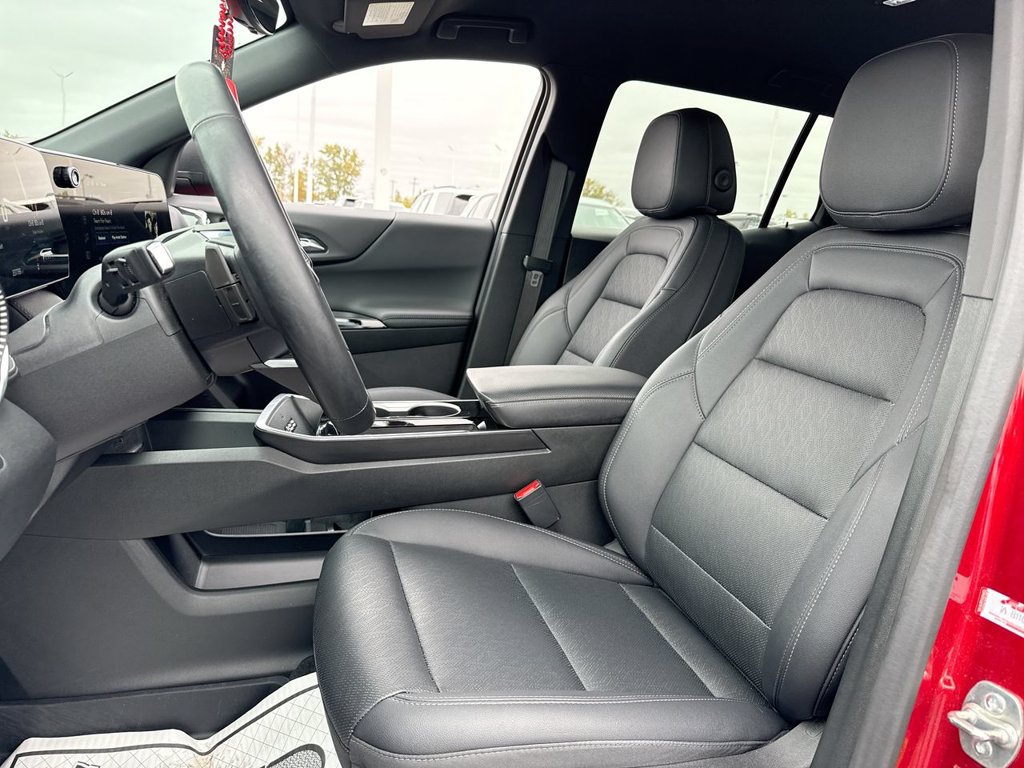 Used 2025 Chevrolet Equinox LT w/ Convenience Package II FWD image 11
