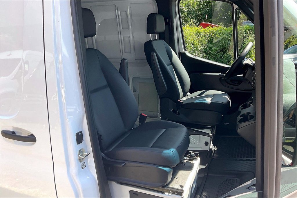 Used 2026 Mercedes-Benz Sprinter 2500 image 7