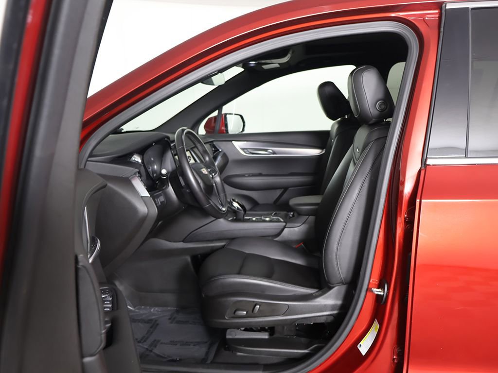 Used 2023 Cadillac XT6 Luxury image 32