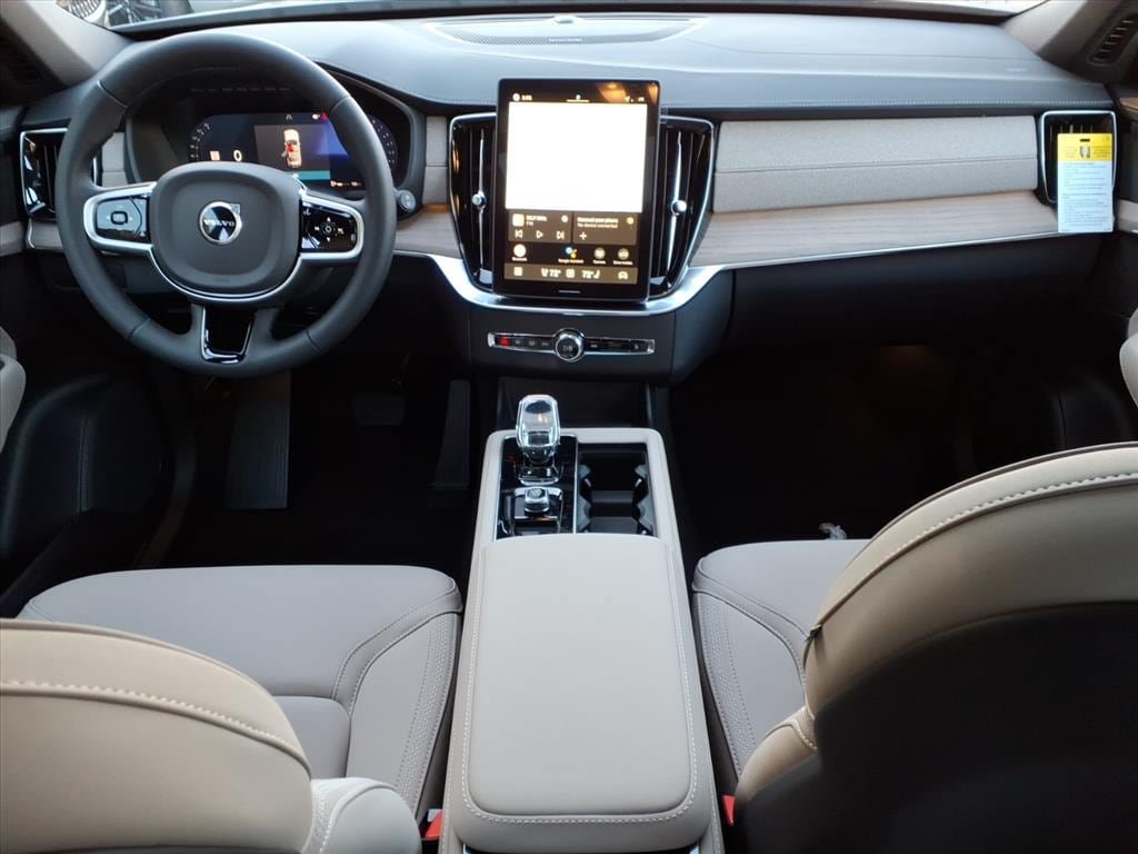 New 2026 Volvo XC90 B6 Plus w/ Protection Package Premier AWD/4WD image 8