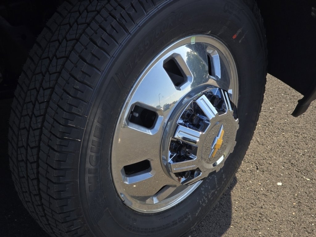 New 2026 Chevrolet Silverado 3500 High Country w/ High Country Premium Package AWD/4WD image 9