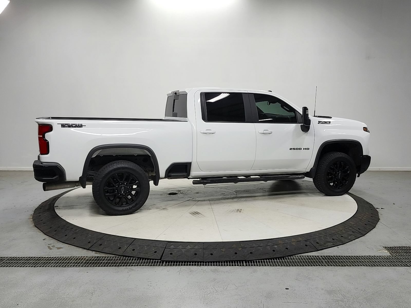 Used 2025 Chevrolet Silverado 2500 LT w/ Trail Boss Package AWD/4WD image 9