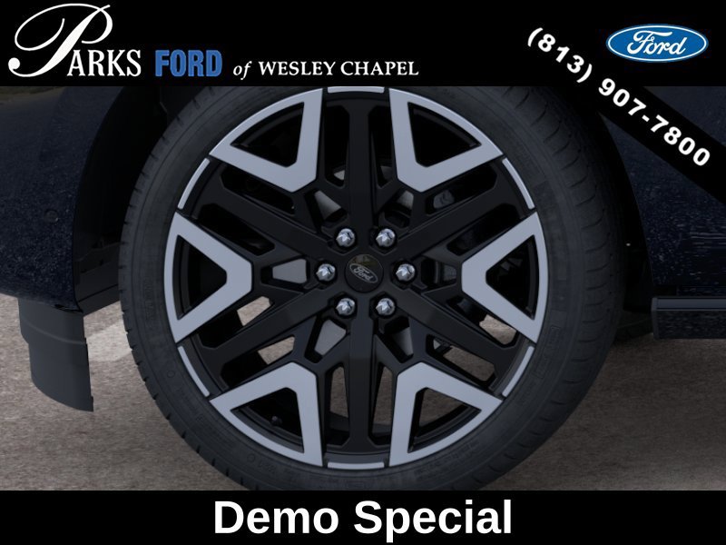 New 2026 Ford Expedition Platinum w/ Platinum Ultimate Package AWD/4WD image 19