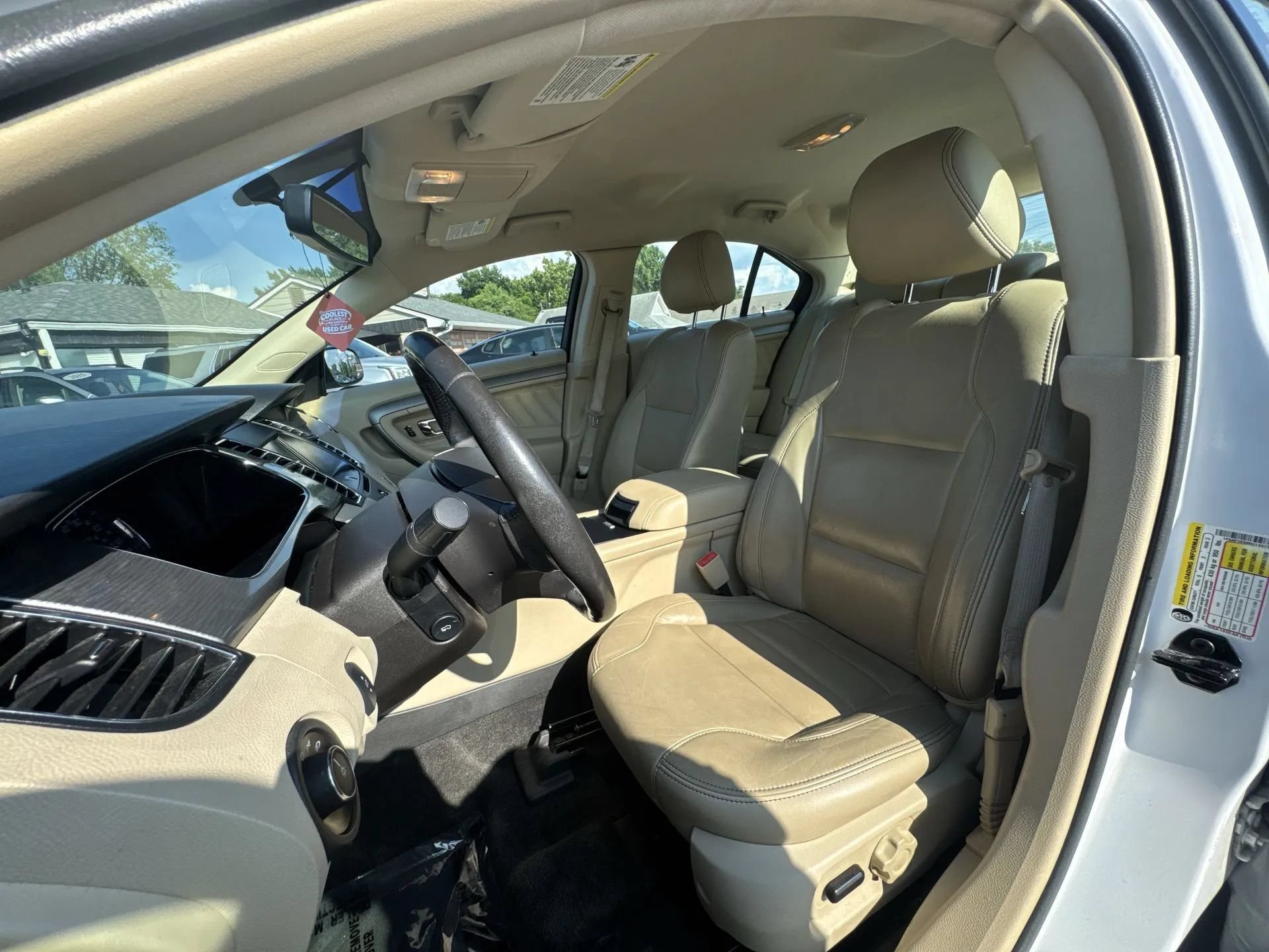 Used 2014 Ford Taurus SEL w/ Equipment Group 201A FWD image 13