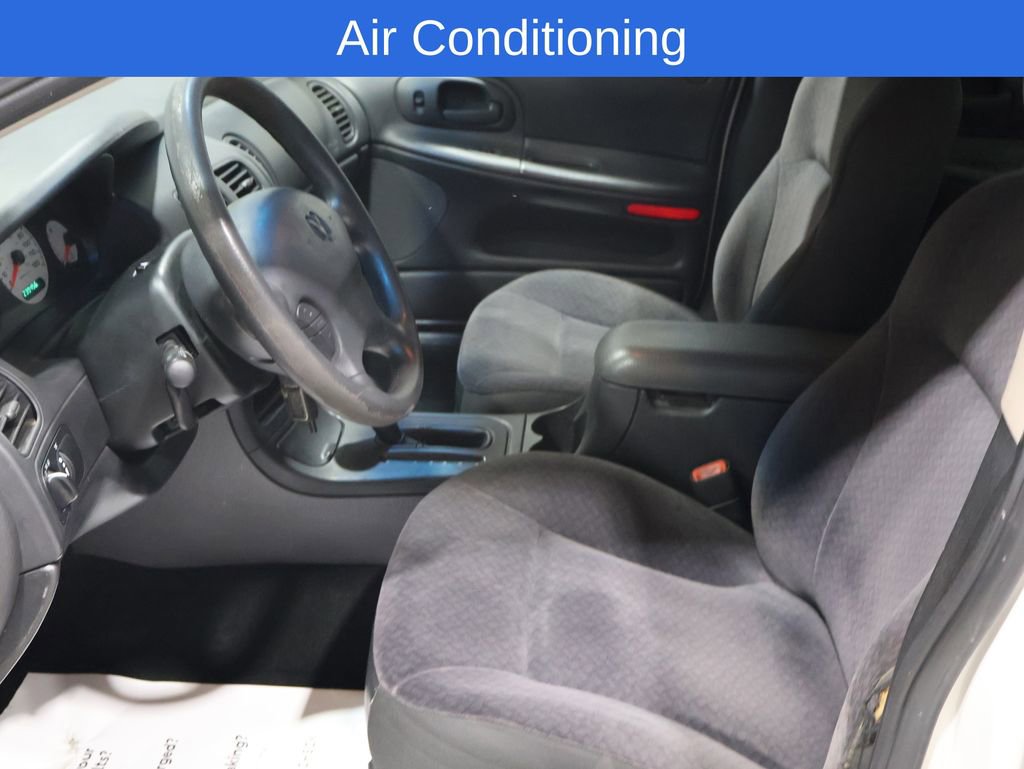 Used 2004 Dodge Intrepid SE image 3