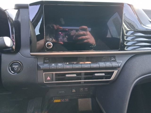 Used 2025 Toyota Camry LE FWD image 22