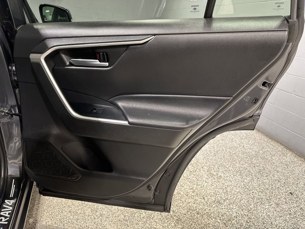 Certified 2022 Toyota RAV4 XLE w/ Convenience Package image 18