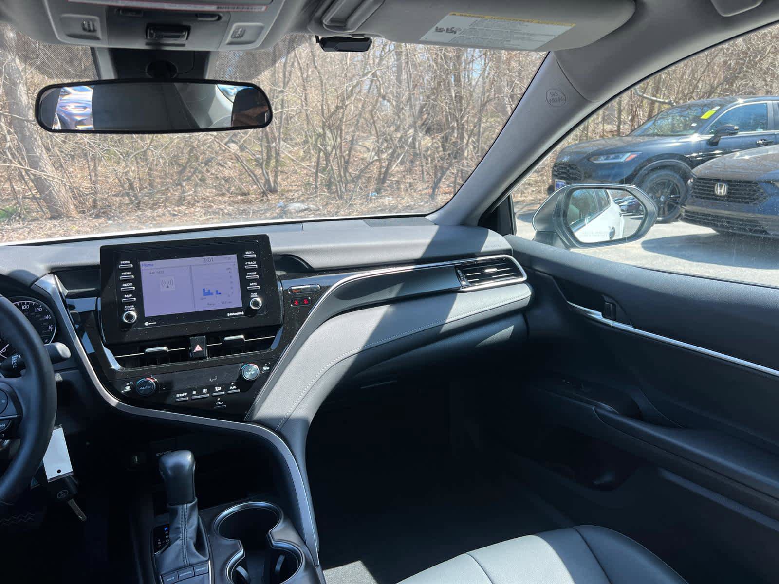 Used 2023 Toyota Camry SE w/ Cold Weather Package FWD image 37