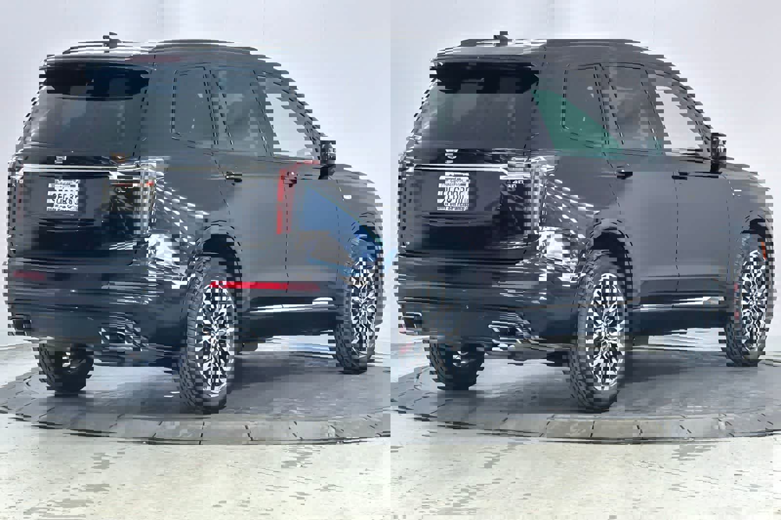 Used 2023 Cadillac XT6 Sport w/ Technology Package image 2