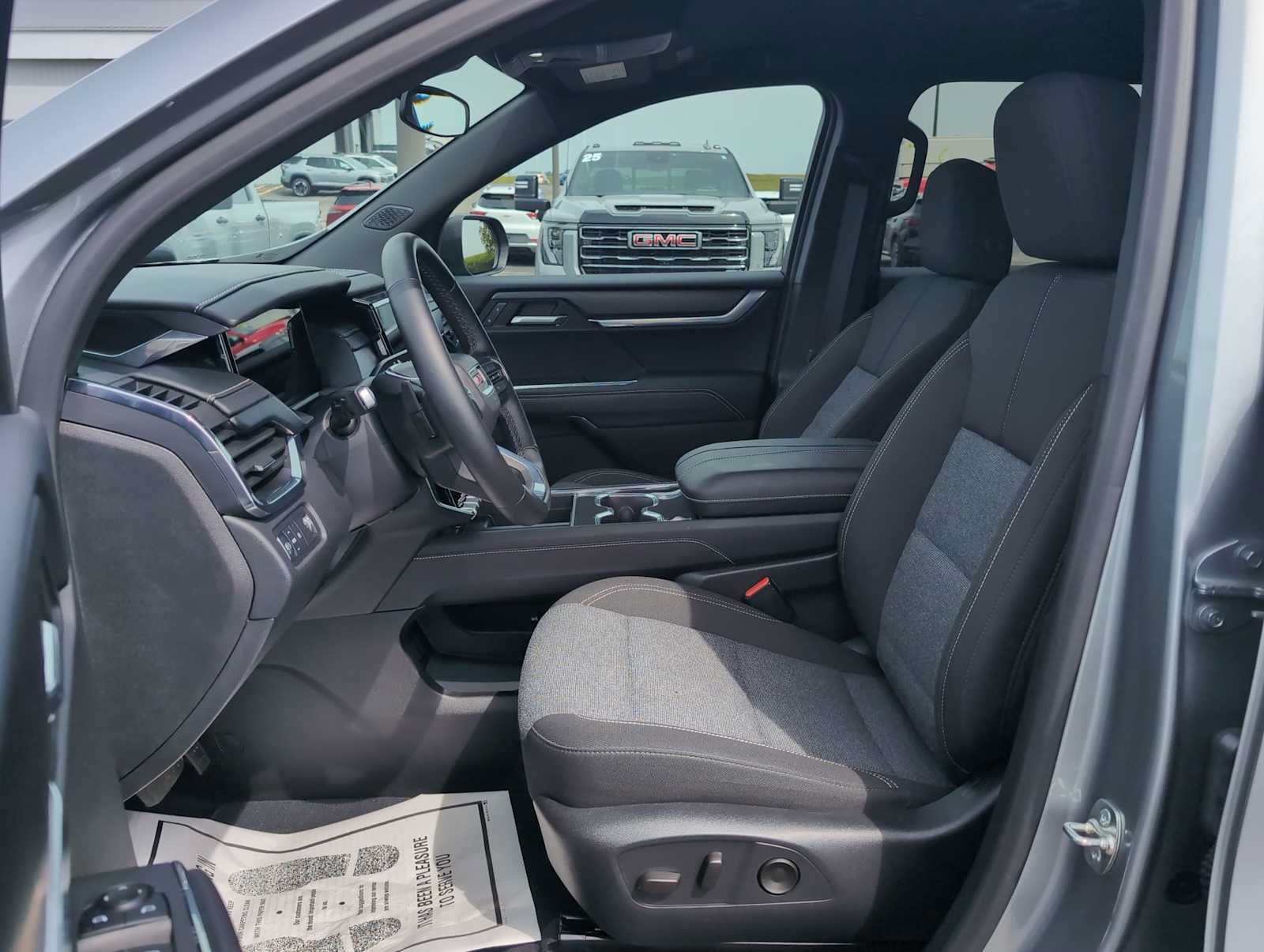 Used 2025 GMC Acadia Elevation FWD image 19