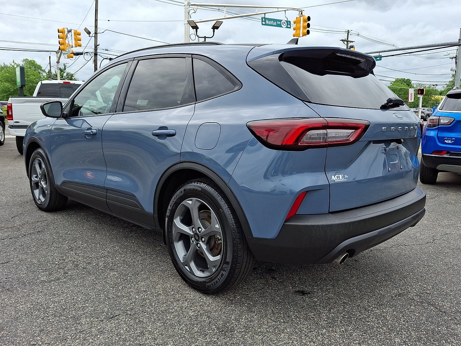 Certified 2025 Ford Escape ST-Line FWD image 3