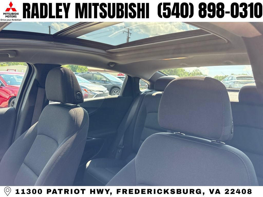 Used 2024 Chevrolet Malibu LT FWD image 2