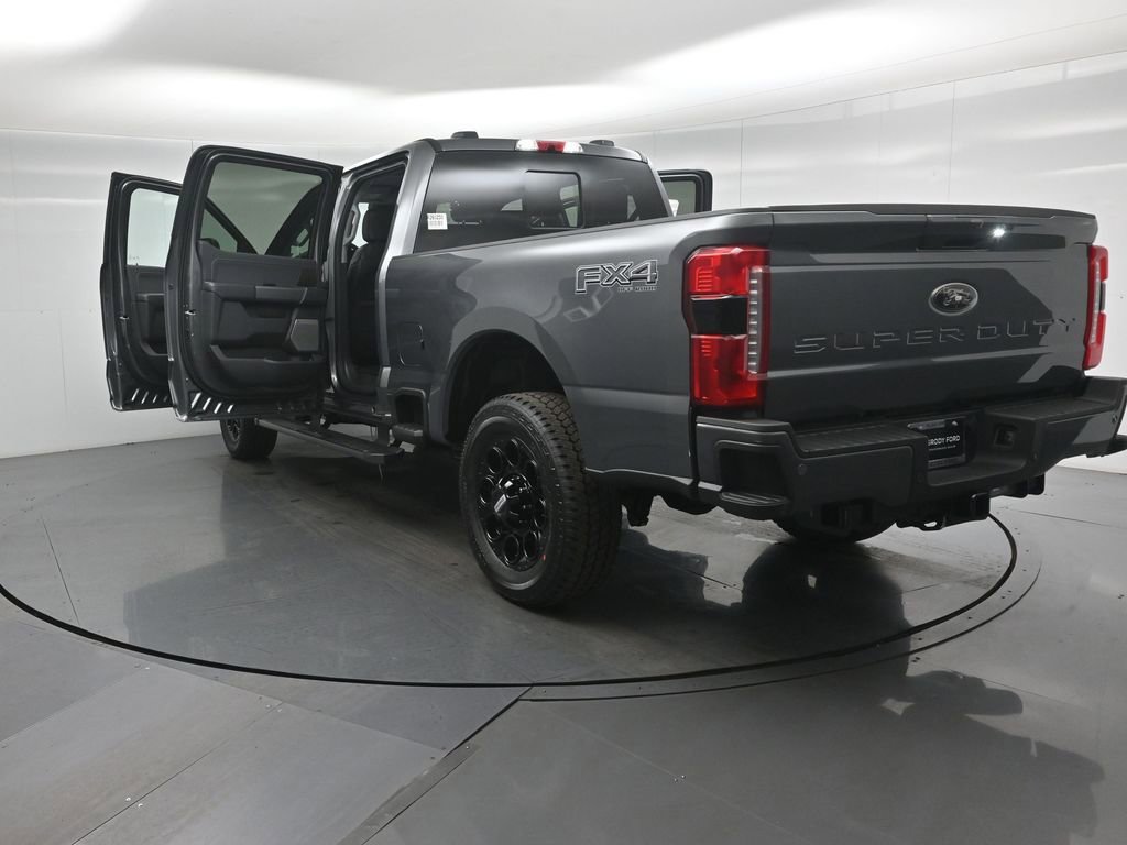 New 2026 Ford F250 Lariat w/ Black Appearance Package image 24
