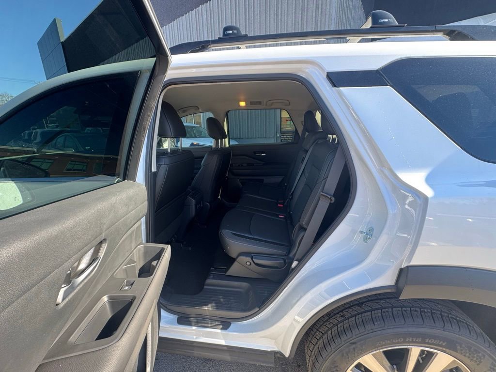 New 2026 Nissan Pathfinder SL image 19